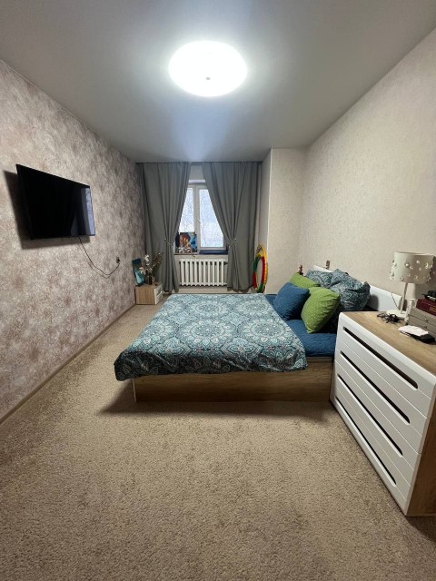 2 комн., 58 м², Блочный, Центр - район пл. Орджоникидзе 7