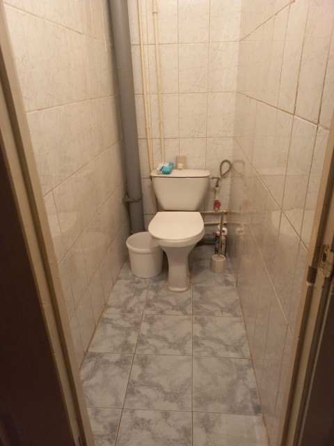 2 комн., 63 м², Блочный, Глазная больница 8