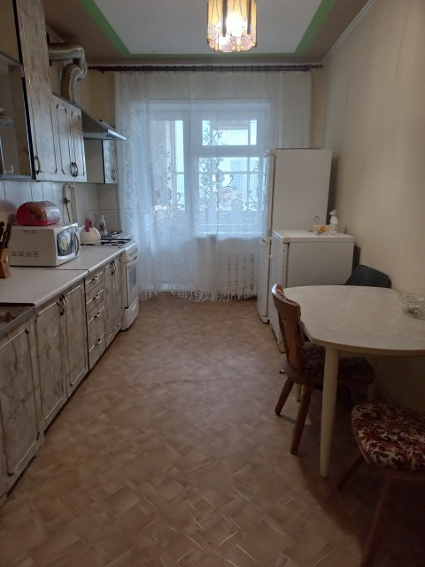 2 комн., 63 м², Блочный, Глазная больница 5