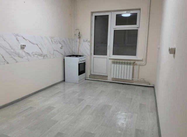 1 комн., 42 м², Блочный, Областная больница, рынок "Манньыаттаах" 3