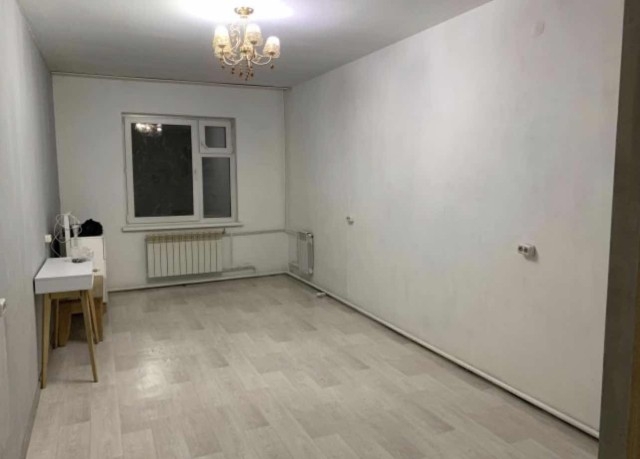 1 комн., 42 м², Блочный, Областная больница, рынок "Манньыаттаах" 2