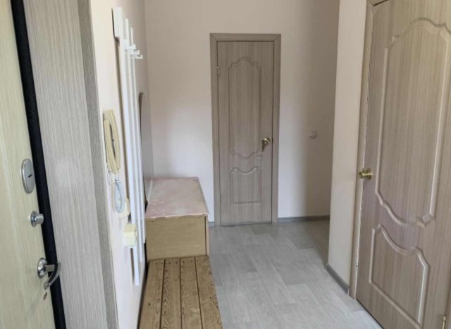 1 комн., 42 м², Блочный, Областная больница, рынок "Манньыаттаах" 5