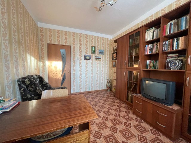 4 комн., 84 м², Другое, Центр - район пл. Орджоникидзе 5