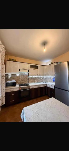 3 комн., 70 м², Монолитно-каркасный, Автовокзал 3