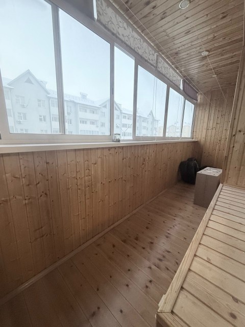 2 комн., 65 м², Блочный, Авторынок 17