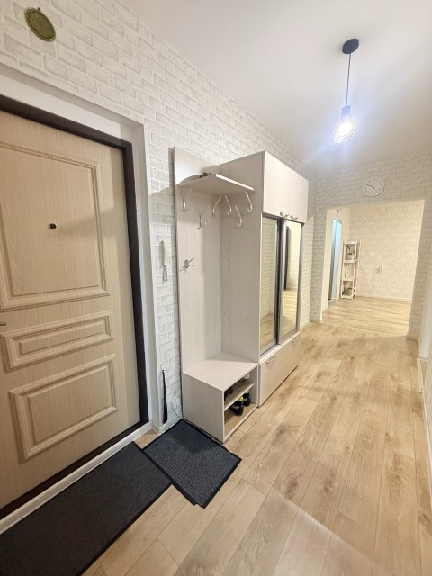 2 комн., 65 м², Блочный, Авторынок 14