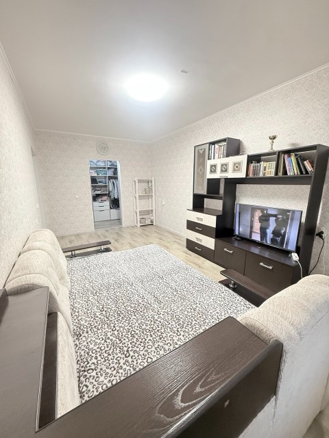 2 комн., 65 м², Блочный, Авторынок