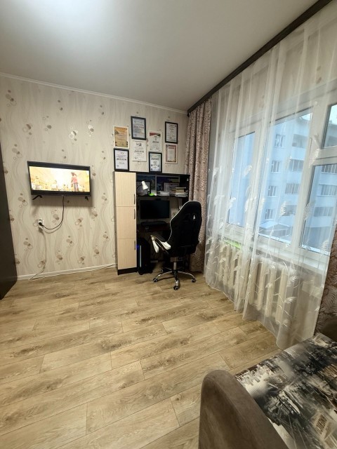 2 комн., 65 м², Блочный, Авторынок 9