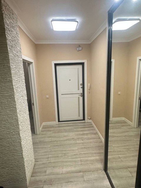 3 комн., 90 м², Монолитно-каркасный, Автовокзал 10