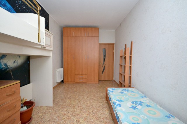 3 комн., 75 м², 112 серия, Сахацирк 9