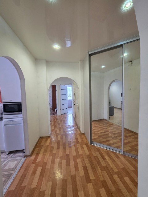 4 комн., 72 м², КПД, 202 мкрн. 4