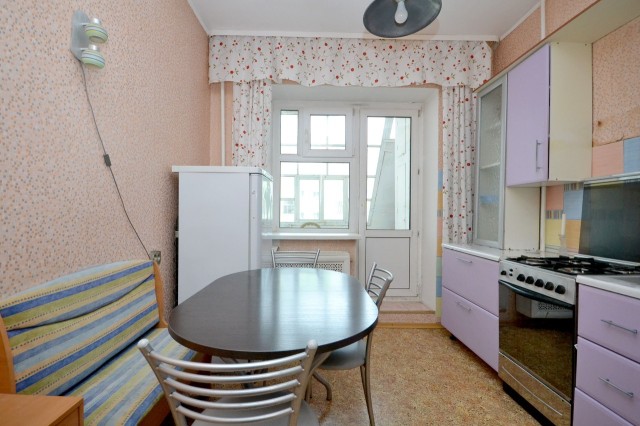 3 комн., 75 м², 112 серия, Сахацирк