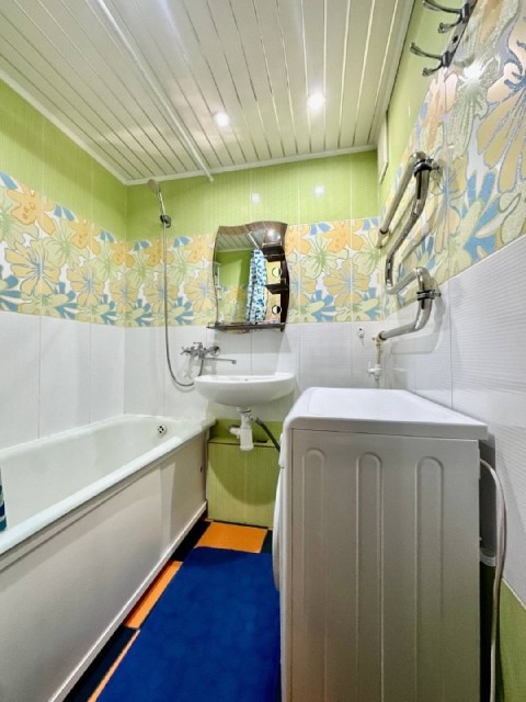 3 комн., 69 м², 112 серия, Крестьянский рынок, стадион "Туймаада" 15