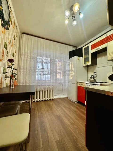 3 комн., 69 м², 112 серия, Крестьянский рынок, стадион "Туймаада" 2