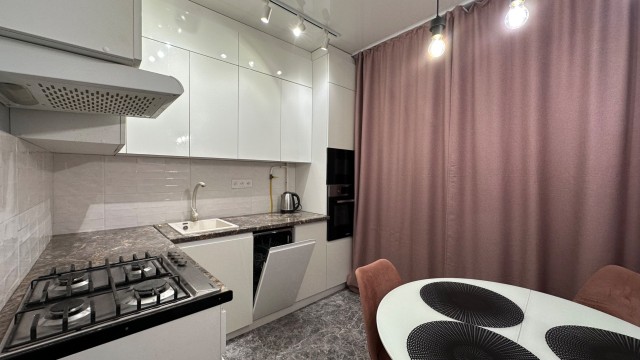 2 комн., 53 м², 112 серия, Крестьянский рынок, стадион "Туймаада" 2