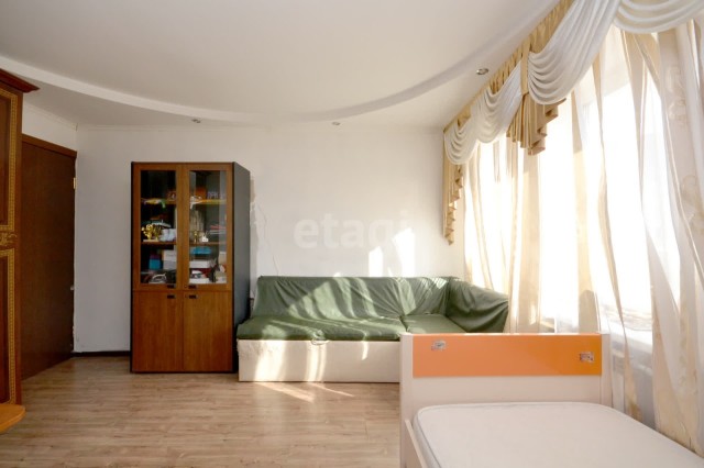 3 комн., 64 м², Хрущевка, Апельсин 10