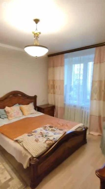 3 комн., 72 м², Монолитно-каркасный, Центр - район пл. Ленина 5