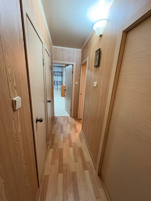 2 комн., 46 м², Блочный, Площадь Победы 2