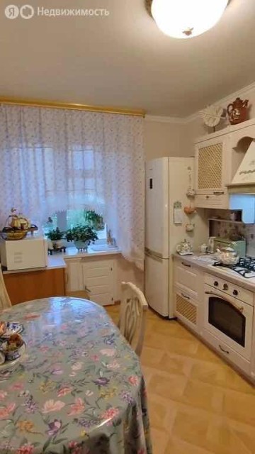 3 комн., 72 м², Монолитно-каркасный, Центр - район пл. Ленина