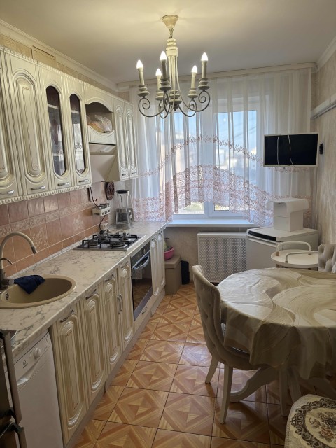 4 комн., 72 м², Блочный, Жатай 7