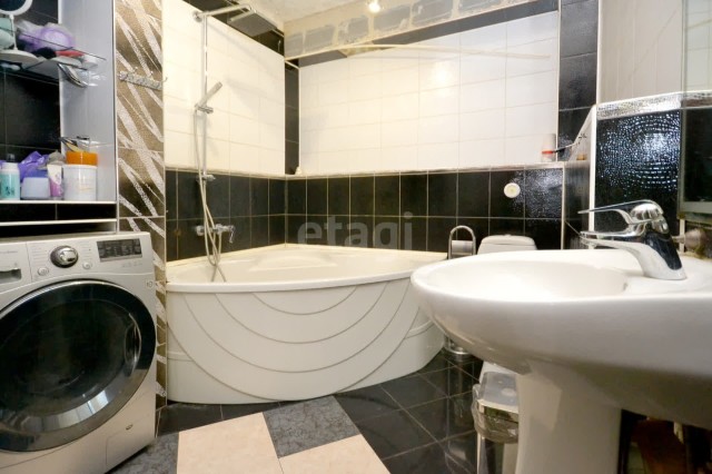 3 комн., 64 м², Хрущевка, Апельсин 16