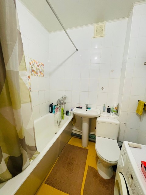 1 комн., 40 м², Блочный, Сергеляхское шоссе 4