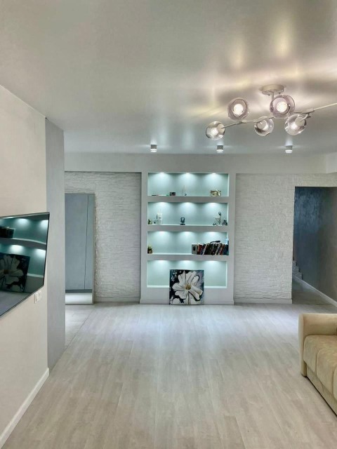 2 комн., 70 м², Блочный, Рынок Столичный