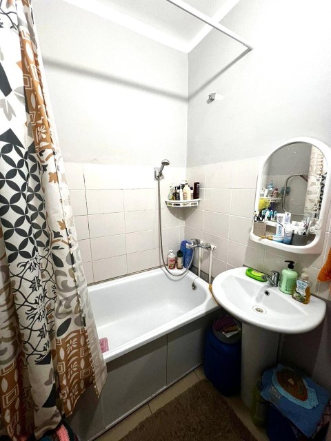 3 комн., 58 м², Монолитно-каркасный, Глазная больница 9