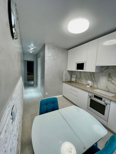 2 комн., 70 м², Блочный, Рынок Столичный 6