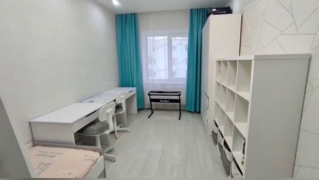 3 комн., 78 м², Каркасно-щитовой, Сахацирк 2