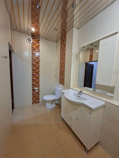 3 комн., 93 м², Монолитно-каркасный, Сахацирк 15