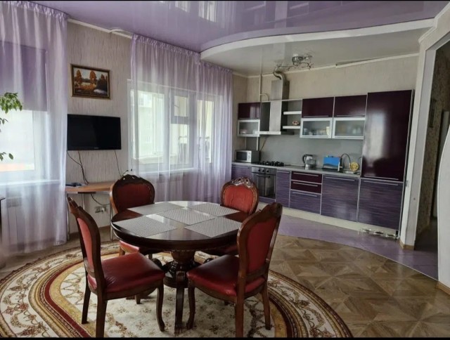 3 комн., 85 м², Монолитно-каркасный, 203 мкрн. 4