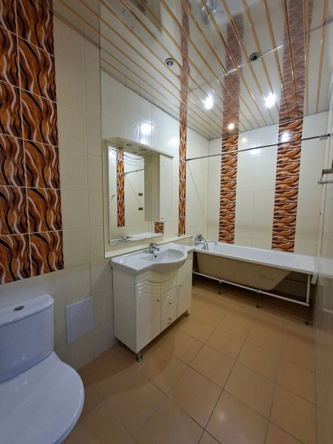 3 комн., 93 м², Монолитно-каркасный, Сахацирк 16