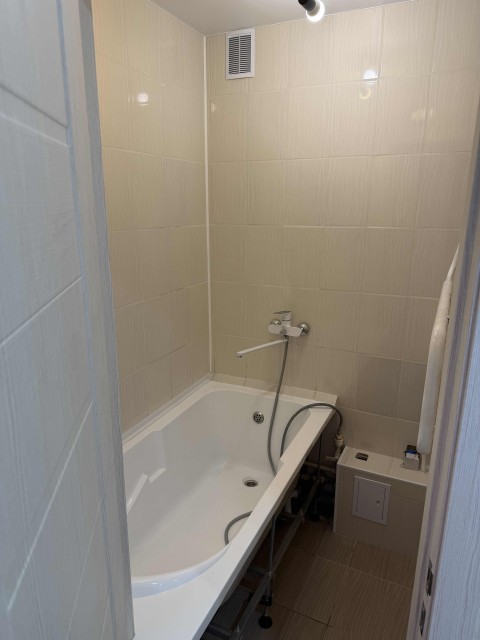 3 комн., 49 м², Блочный, Авиапорт 6