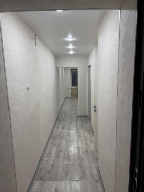 3 комн., 49 м², Блочный, Авиапорт 3