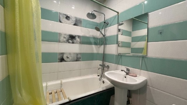 1 комн., Монолитно-каркасный, Областная больница, рынок "Манньыаттаах" 6