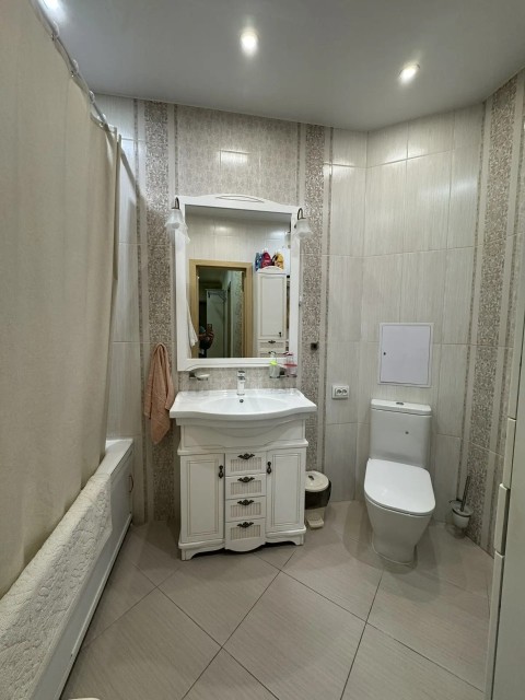 3 комн., 80 м², Инд. планировка, Крытый рынок 6