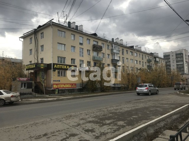 2 комн., 42 м², Хрущевка, Центр - район пл. Орджоникидзе