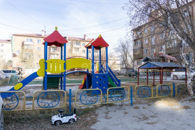 2 комн., 42 м², Хрущевка, Центр - район пл. Орджоникидзе 2