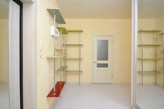 3 комн., 103 м², Монолитно-каркасный, Сахацирк 14