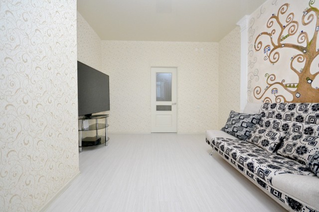 3 комн., 103 м², Монолитно-каркасный, Сахацирк 7