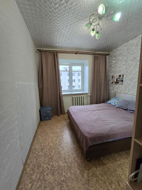 3 комн., 62 м², Блочный, Центр - район пл. Орджоникидзе