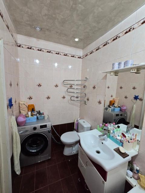 3 комн., 62 м², Блочный, Центр - район пл. Орджоникидзе 10