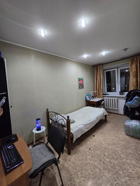 3 комн., 62 м², Блочный, Центр - район пл. Орджоникидзе 2