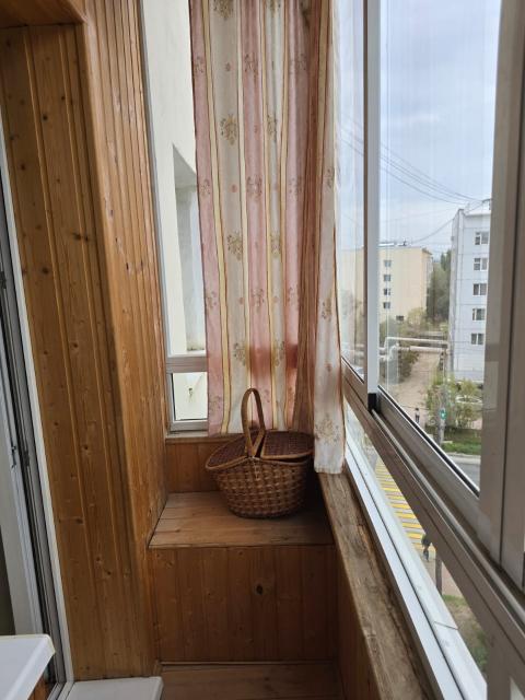 3 комн., 62 м², Блочный, Центр - район пл. Орджоникидзе 3