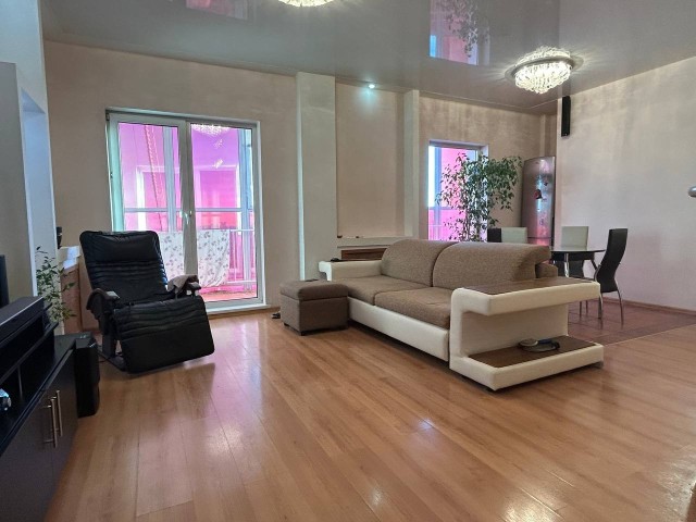 2 комн., 69 м², Монолитно-каркасный, Центр - район пл. Орджоникидзе 2