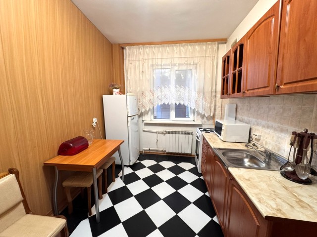 2 комн., 82 м², Блочный, Залог