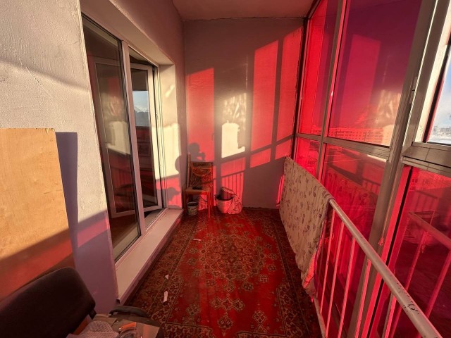 2 комн., 69 м², Монолитно-каркасный, Центр - район пл. Орджоникидзе 11