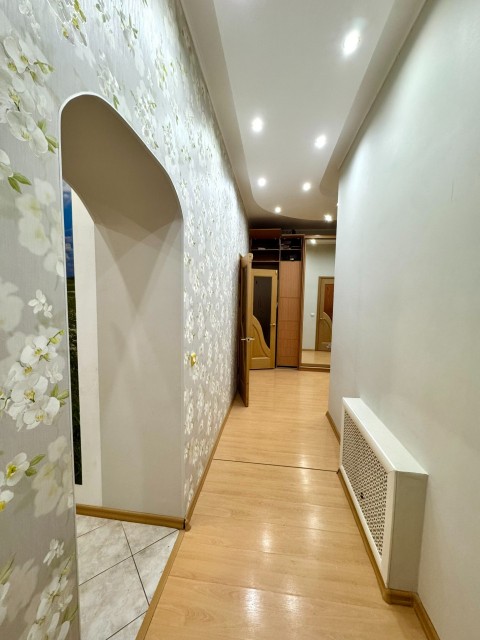 2 комн., 68 м², Инд. планировка, Центр - район пл. Орджоникидзе 8