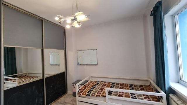 3 комн., 85 м², Монолитно-каркасный, Областная больница, рынок "Манньыаттаах" 8